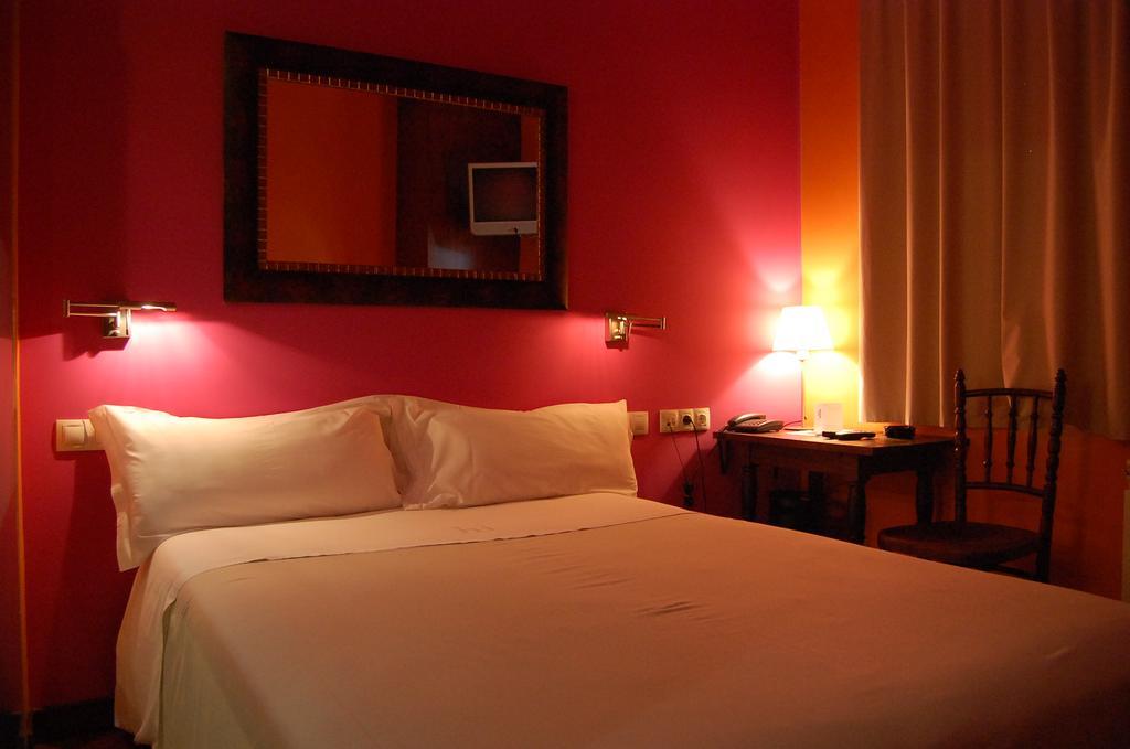 Hotel Ibaiondo Olave Bagian luar foto