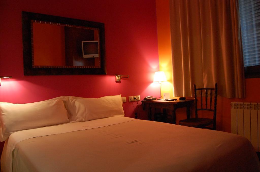Hotel Ibaiondo Olave Bagian luar foto
