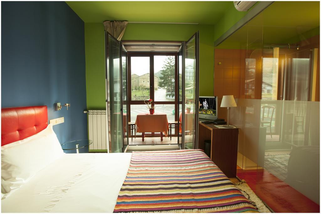 Hotel Ibaiondo Olave Bagian luar foto