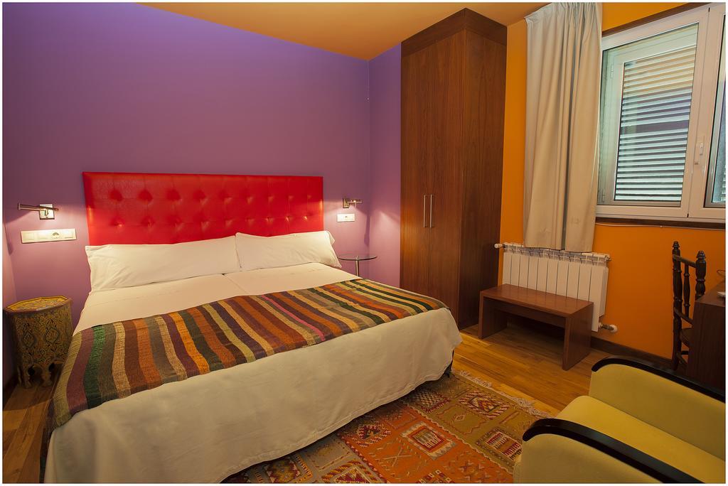 Hotel Ibaiondo Olave Bagian luar foto
